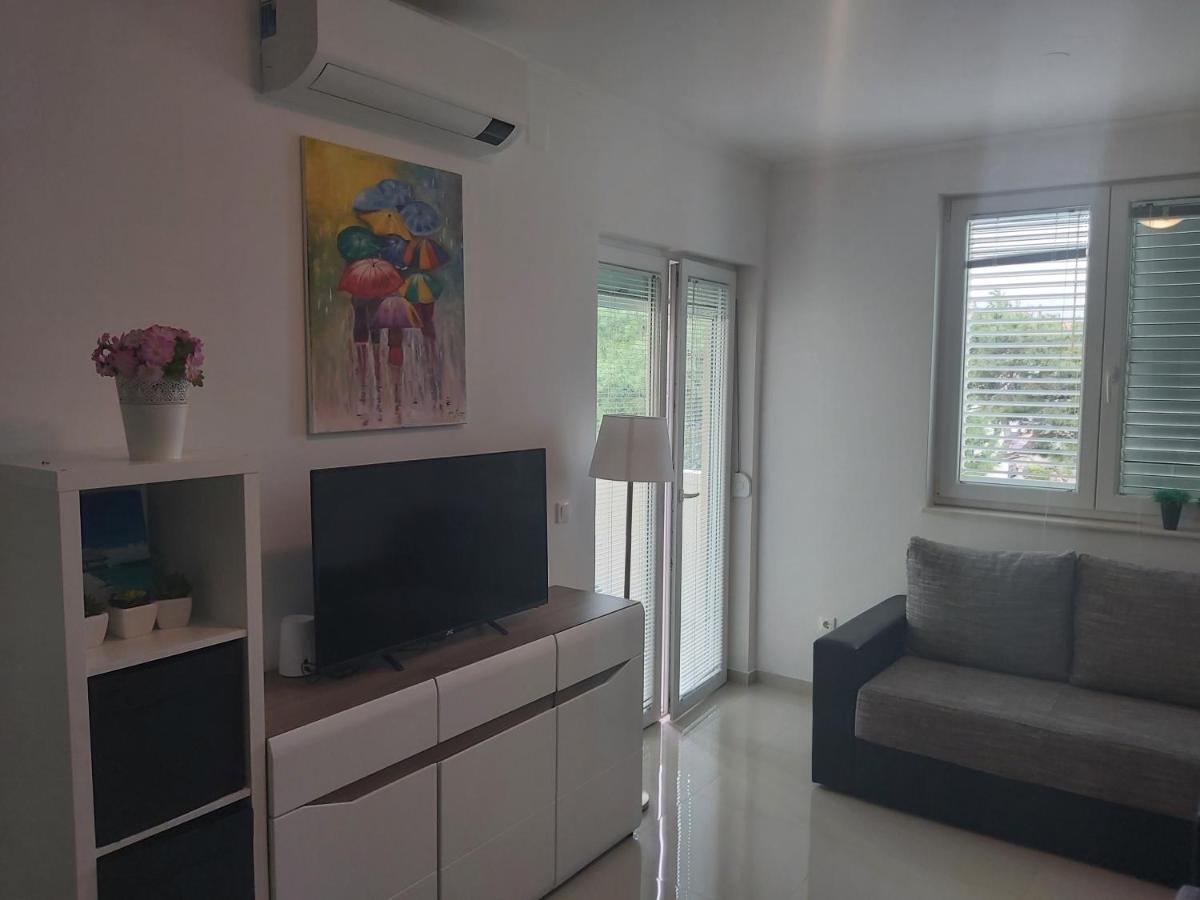 Apartment Adrijana Novalja Buitenkant foto