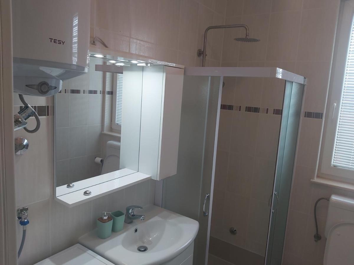 Apartment Adrijana Novalja Buitenkant foto