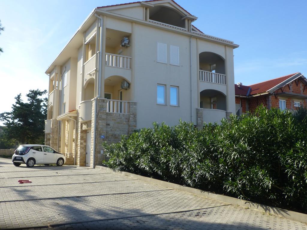 Apartment Adrijana Novalja Buitenkant foto